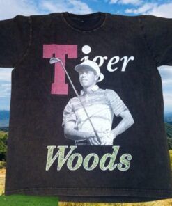 Vintage Tiger Woods Worldwide Golfer Golf Players Graphic T-shirt