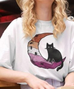 Lesbian Cat Moon Lgbtq Community Pride Month T-shirt