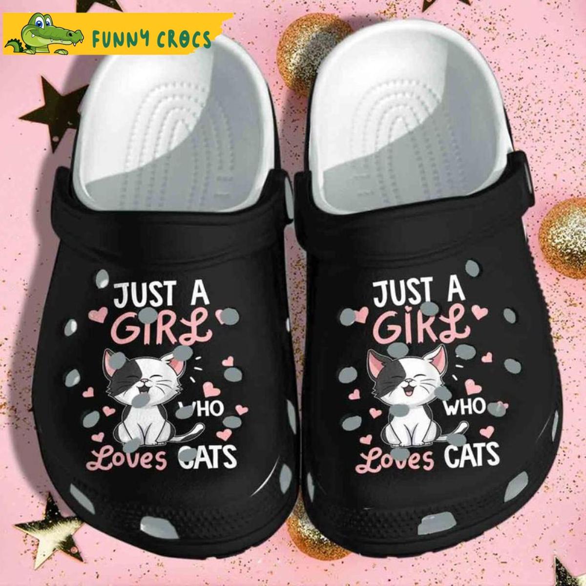 Kawaii Japanese Lucky Cat In Crocs Sandals