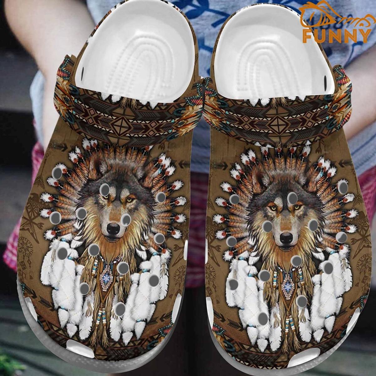 Native Pride Feather Symbol Wolf Crocs Clog Shoes