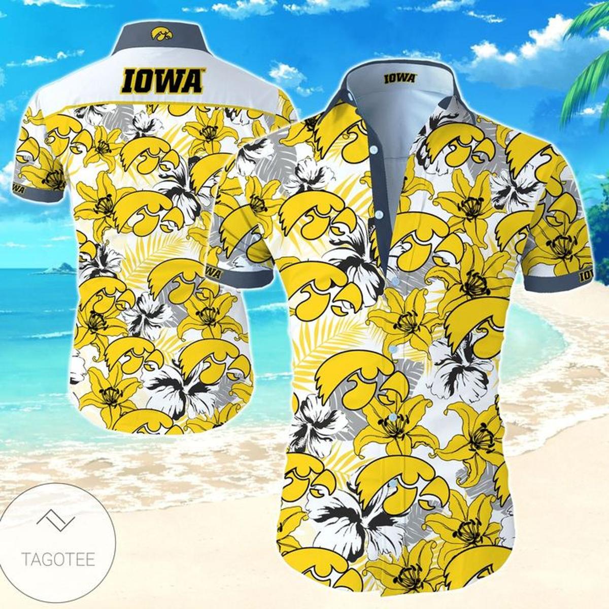 Iowa Hawkeyes Snoopy Hawaiian Shirt Gift Idea