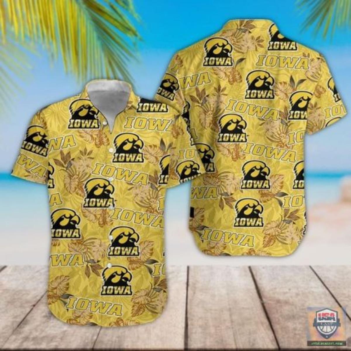 Iowa Hawkeyes Tropical Short Sleeve Aloha Hawaiian Shirts For Men Women Kids