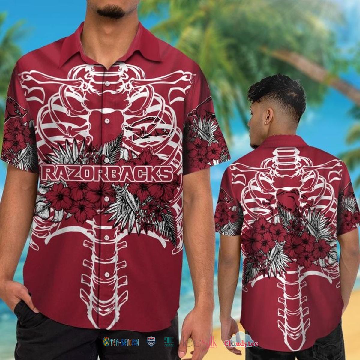 Tropical Seamless Arkansas Razorback Hawaiian Shirt Gifts Idea